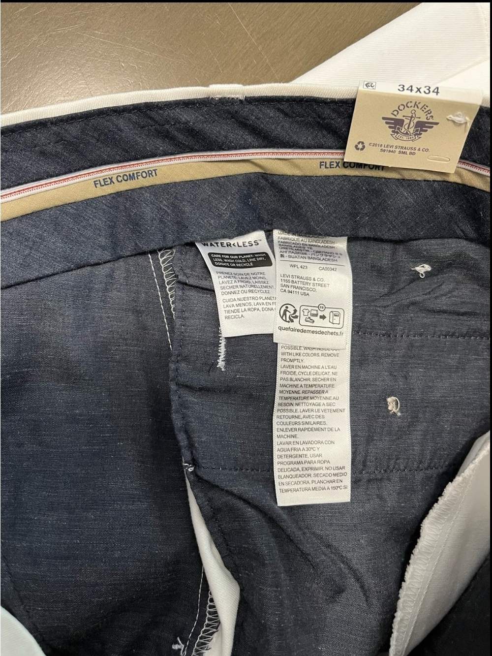 Dockers Signature Khaki Classic-Fit Men's Pants - White Lux Stretch Shirt Grippe - Picture 3 of 8
